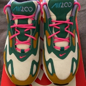 Nike Women’s Air Max 200